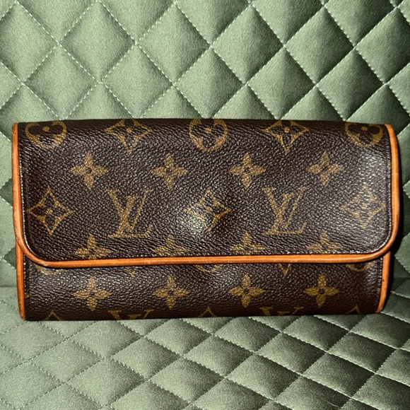 Louis Vuitton Monogram pochette twin pm Clutch bag - Picture 1 of 10